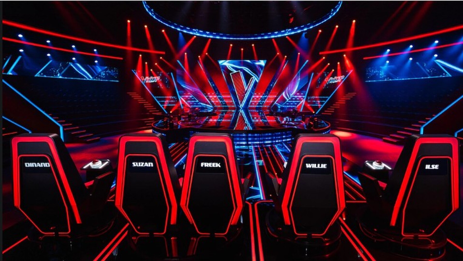 Foto: stoelen voice of hlland.jpg